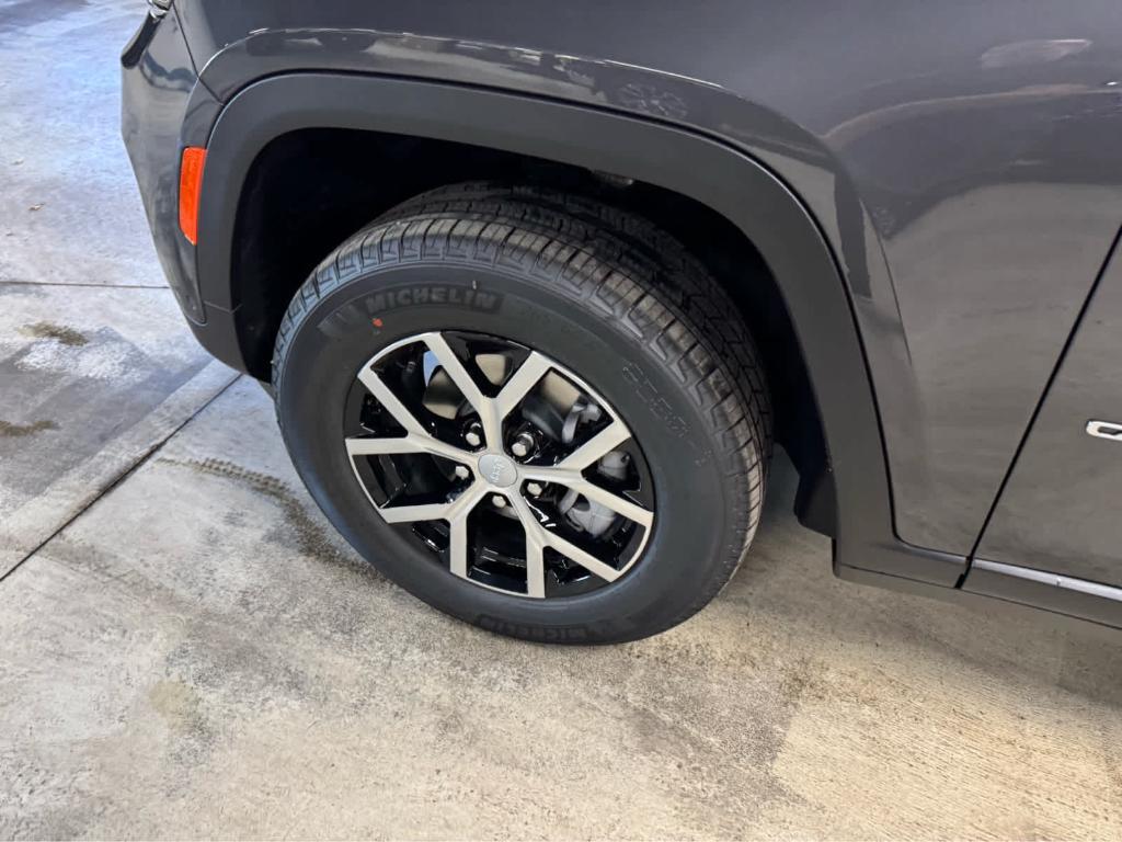 new 2025 Jeep Grand Cherokee car, priced at $53,930