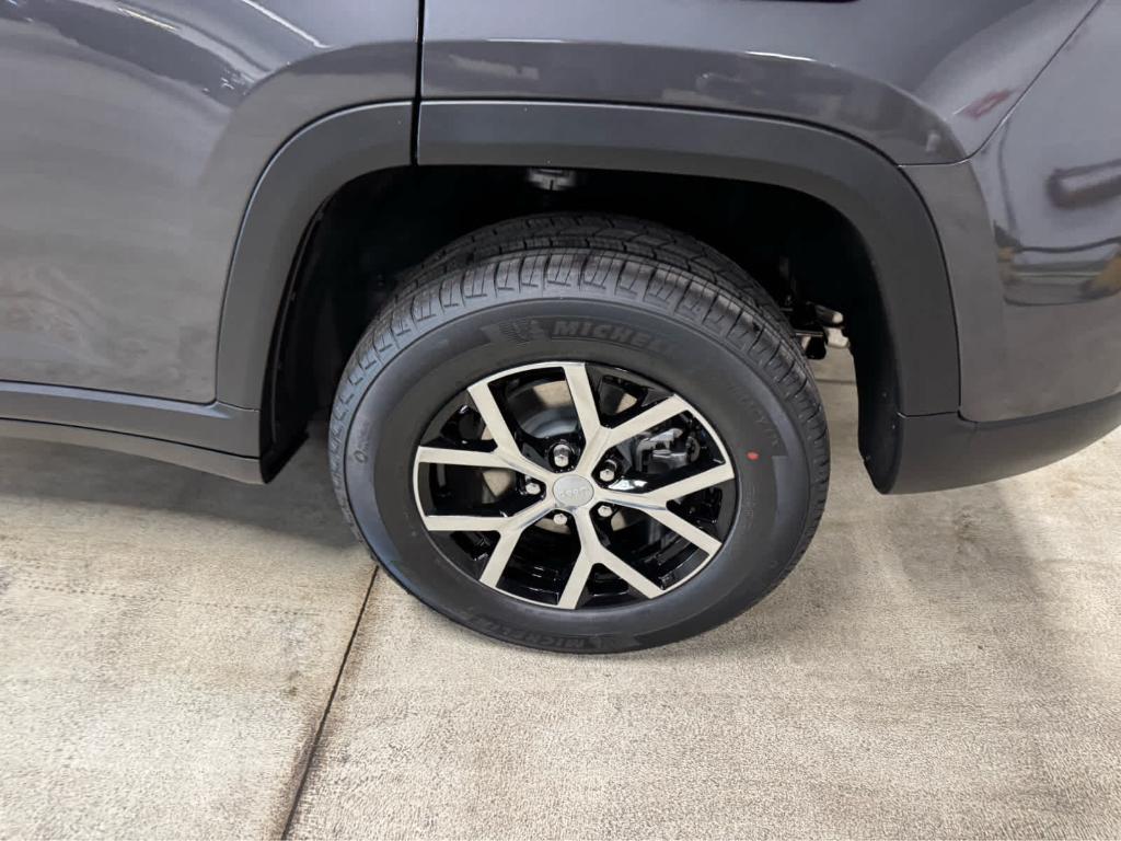 new 2025 Jeep Grand Cherokee car, priced at $53,930