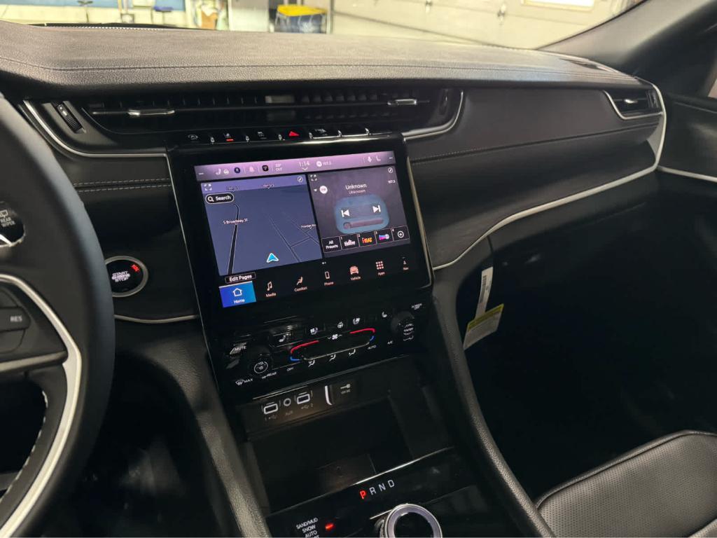 new 2025 Jeep Grand Cherokee car, priced at $53,930