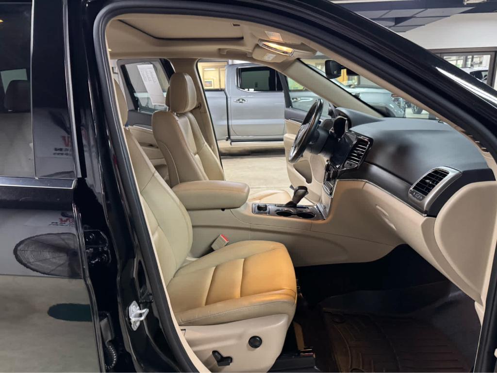 used 2021 Jeep Grand Cherokee car, priced at $27,995