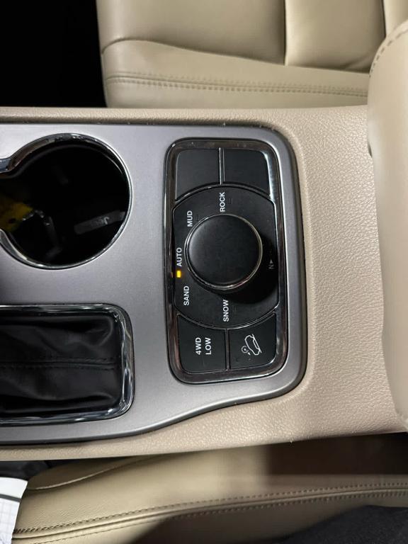 used 2021 Jeep Grand Cherokee car, priced at $27,995