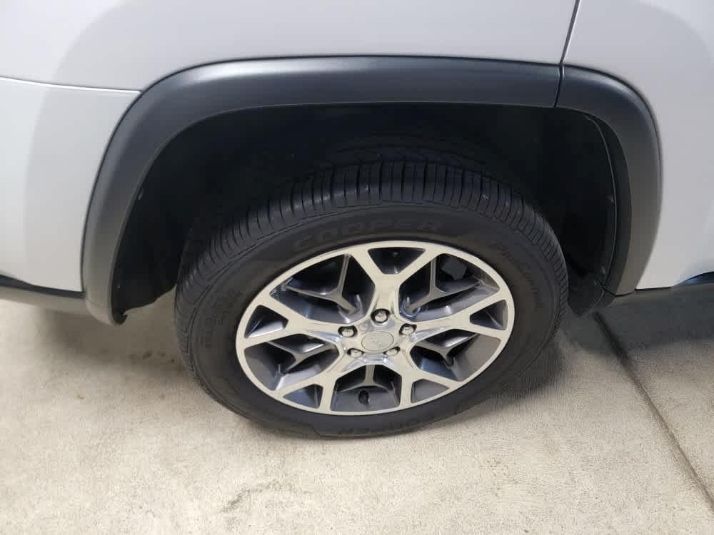 used 2022 Jeep Grand Cherokee WK car, priced at $29,895