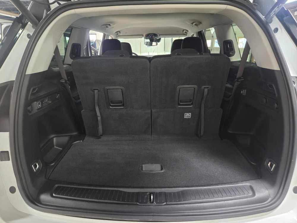 used 2023 Jeep Grand Cherokee L car, priced at $32,495