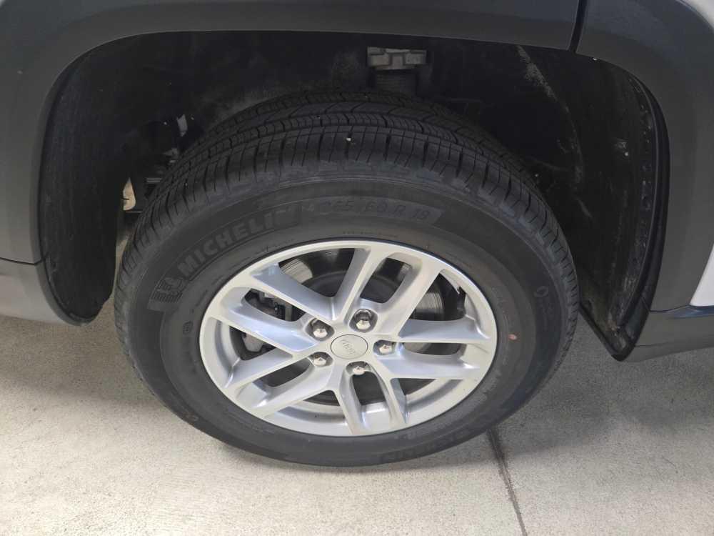 used 2023 Jeep Grand Cherokee L car, priced at $32,495