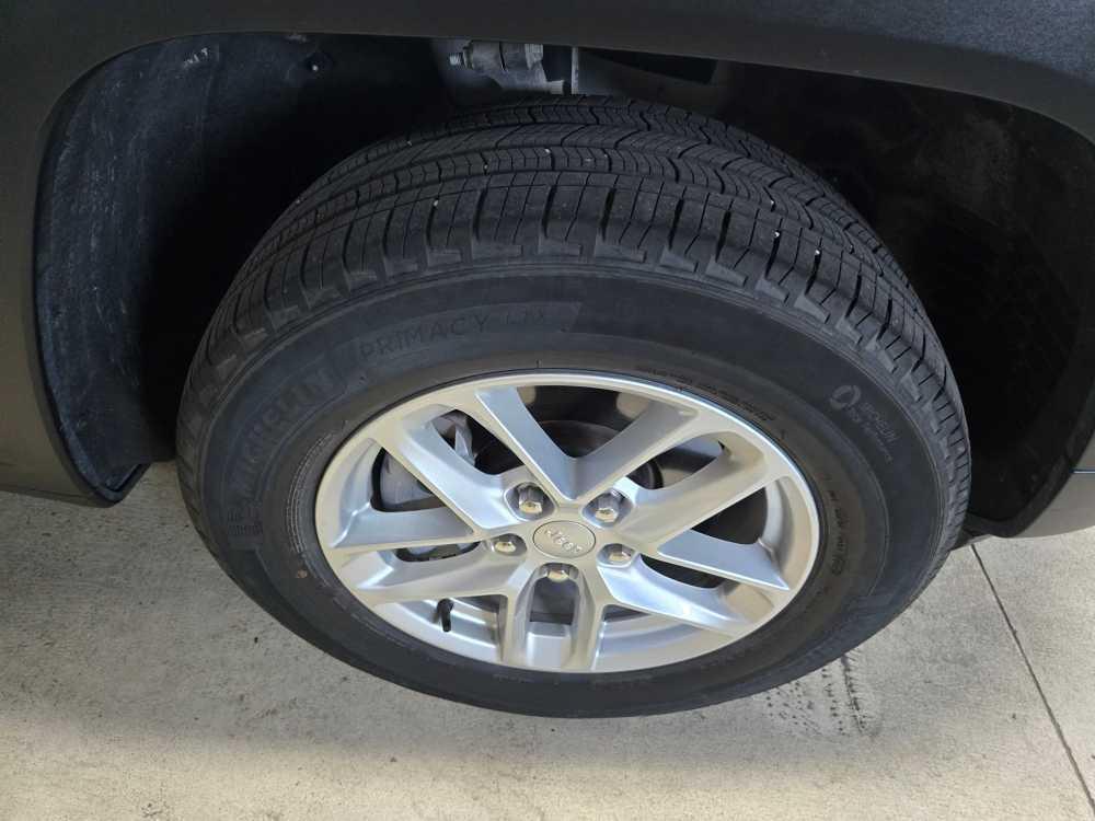 used 2023 Jeep Grand Cherokee L car, priced at $32,495