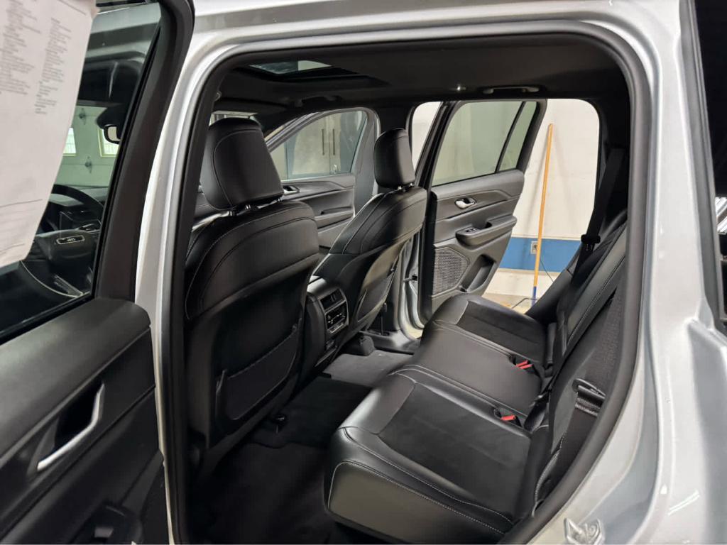 used 2024 Jeep Grand Cherokee car, priced at $37,595