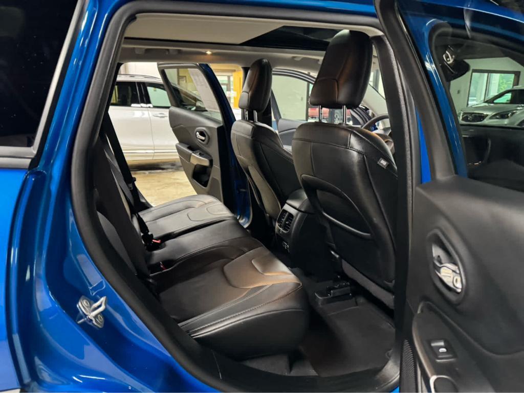 used 2022 Jeep Cherokee car, priced at $27,995