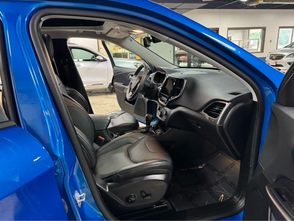 used 2022 Jeep Cherokee car, priced at $27,995