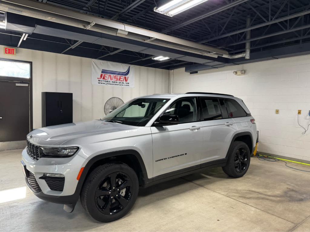used 2023 Jeep Grand Cherokee car, priced at $36,895