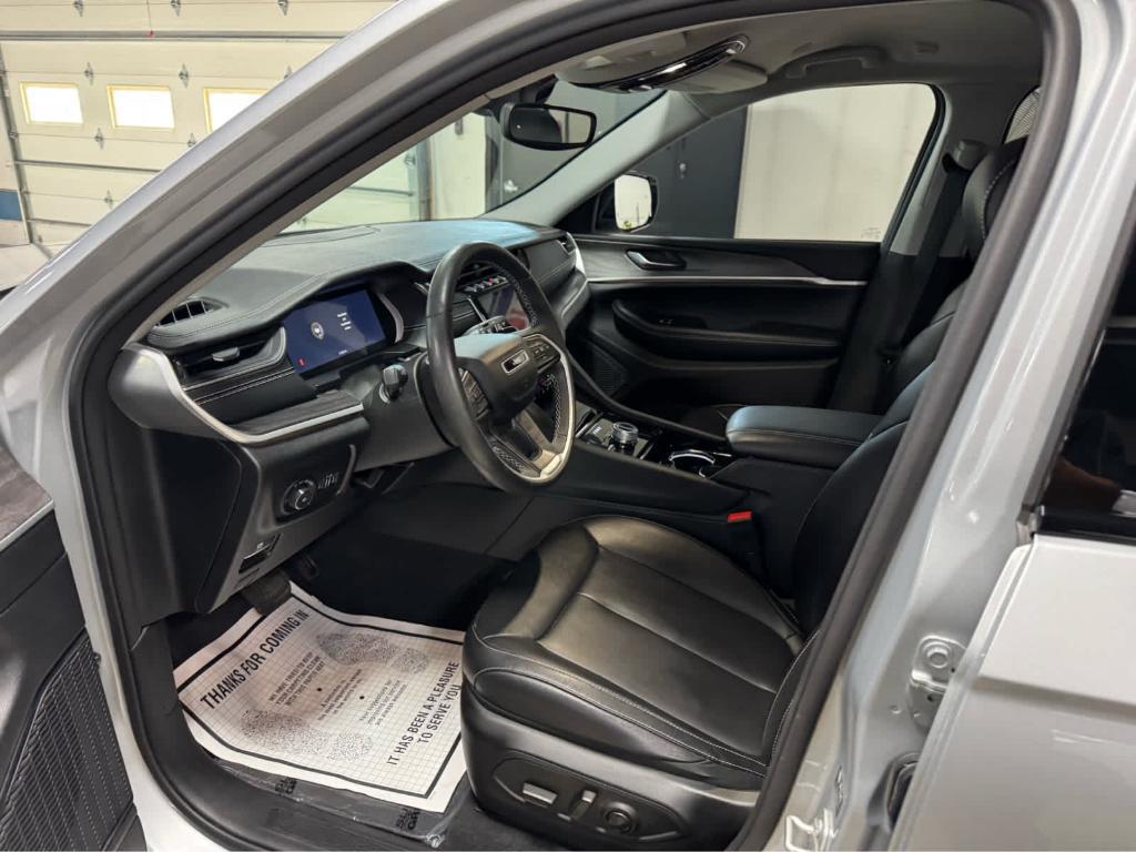 used 2023 Jeep Grand Cherokee car, priced at $36,895