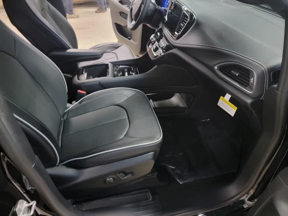 new 2026 Chrysler Pacifica car, priced at $57,850