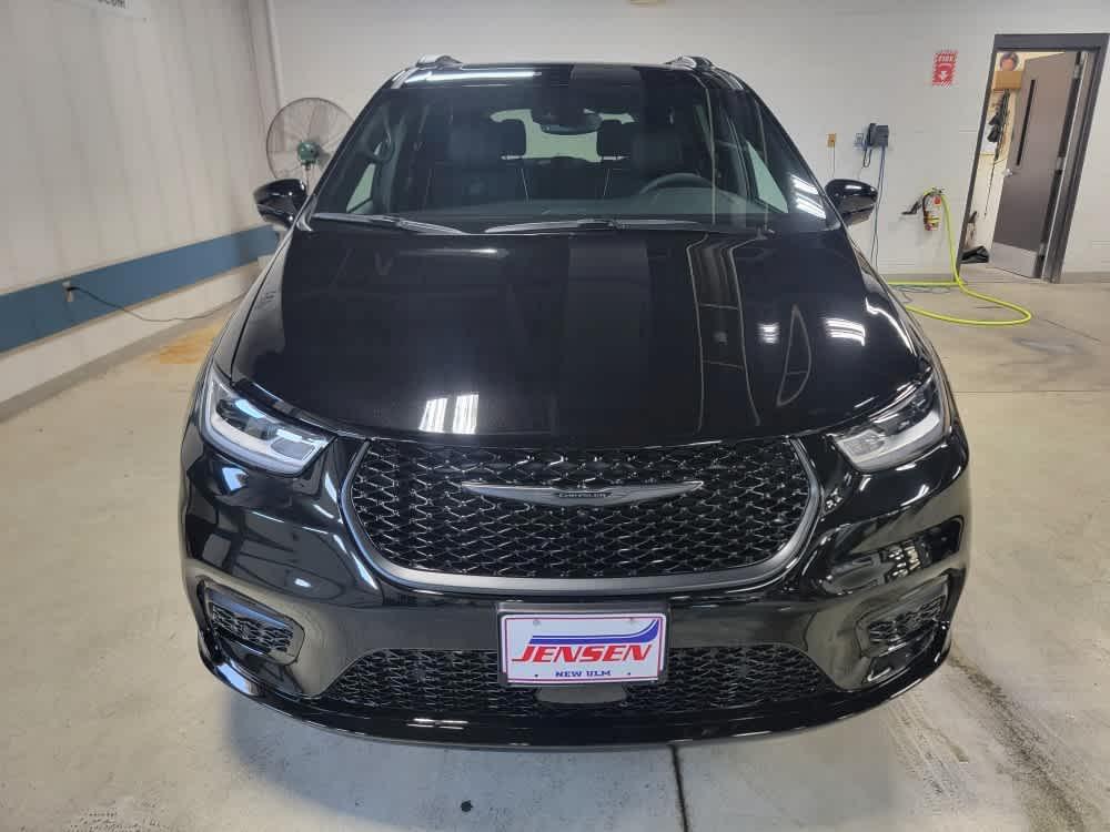 new 2026 Chrysler Pacifica car, priced at $57,850