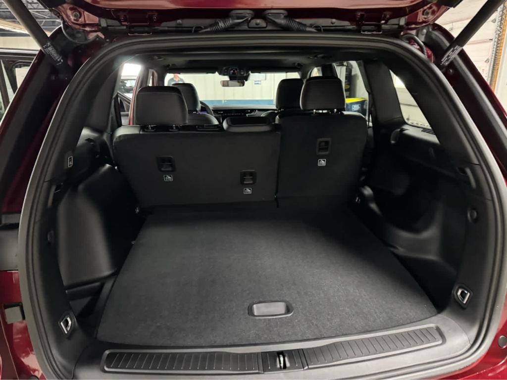 new 2025 Jeep Grand Cherokee car, priced at $49,170