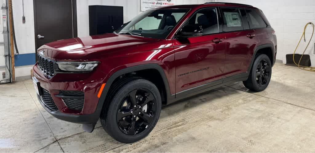 new 2025 Jeep Grand Cherokee car, priced at $49,170