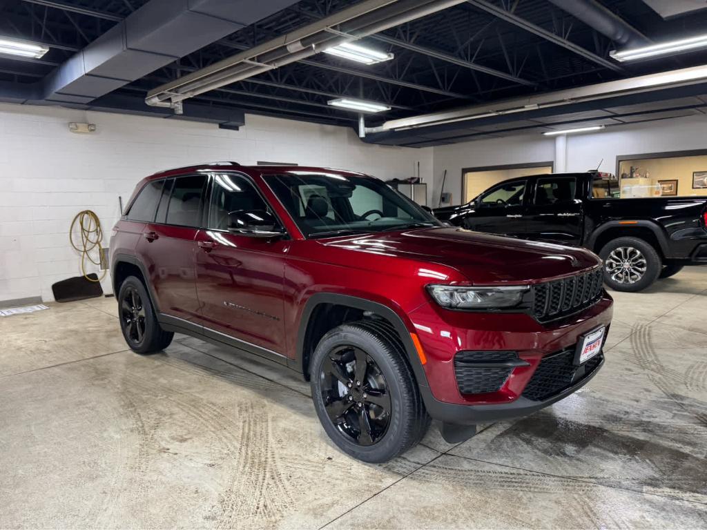new 2025 Jeep Grand Cherokee car, priced at $49,170