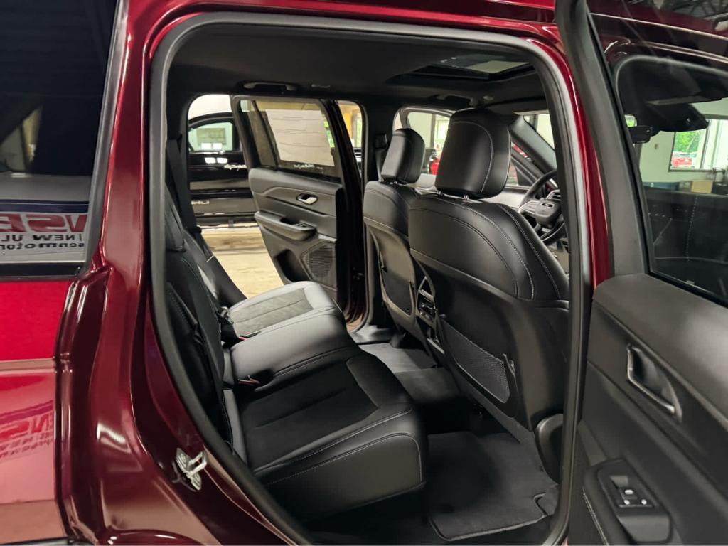 new 2025 Jeep Grand Cherokee car, priced at $49,170