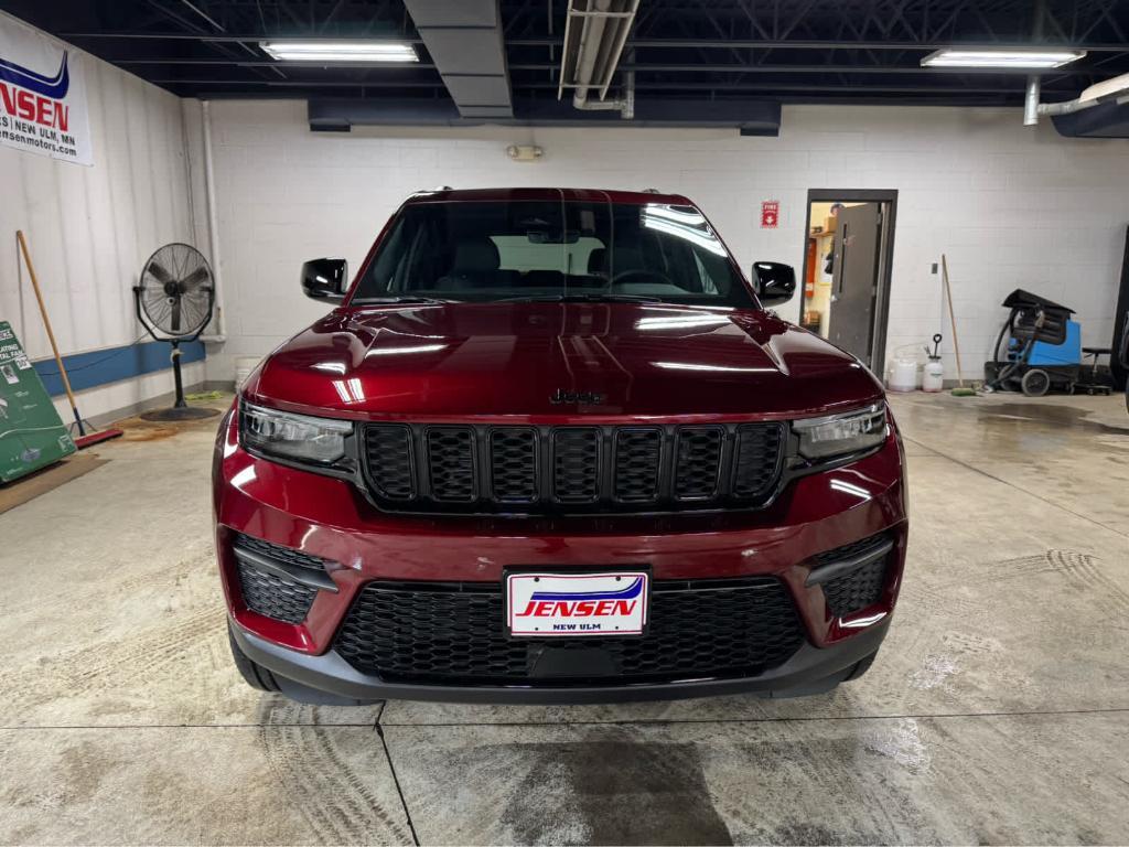 new 2025 Jeep Grand Cherokee car, priced at $49,170