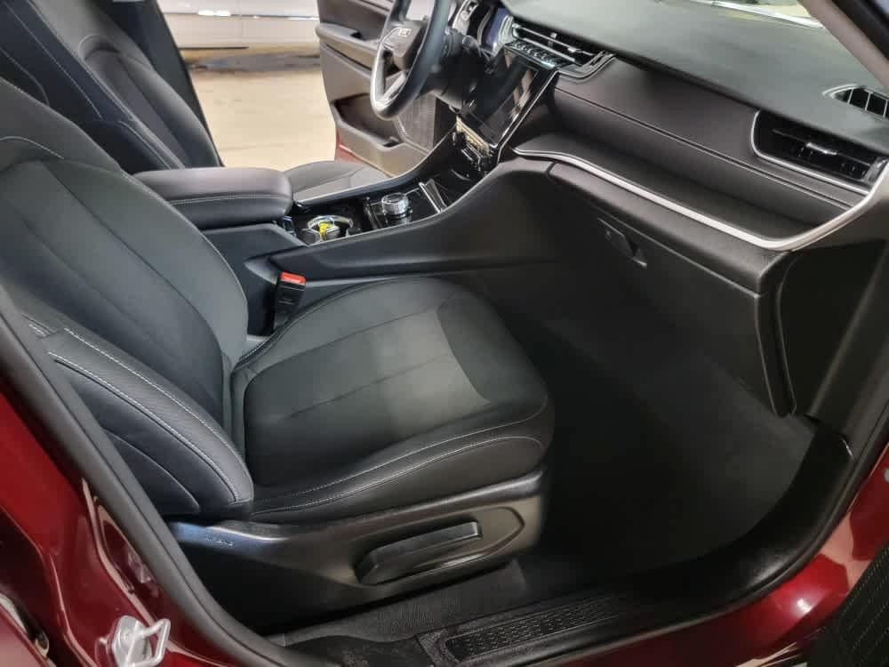 used 2023 Jeep Grand Cherokee car, priced at $28,295