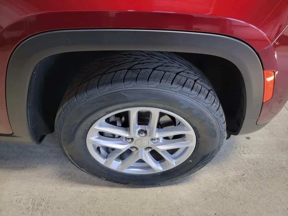 used 2023 Jeep Grand Cherokee car, priced at $28,295