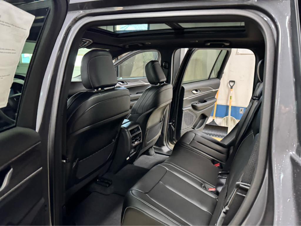 new 2025 Jeep Grand Cherokee car, priced at $53,530