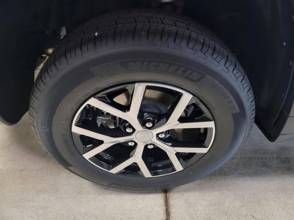 new 2025 Jeep Grand Cherokee car, priced at $47,895