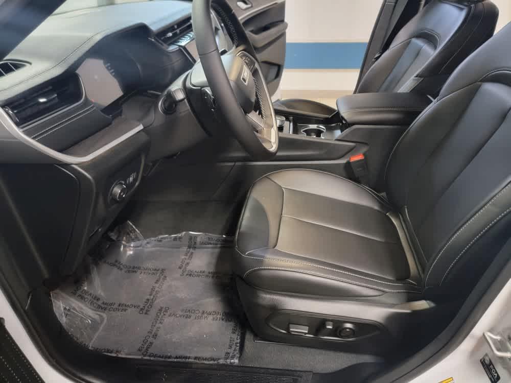 new 2025 Jeep Grand Cherokee car, priced at $47,895