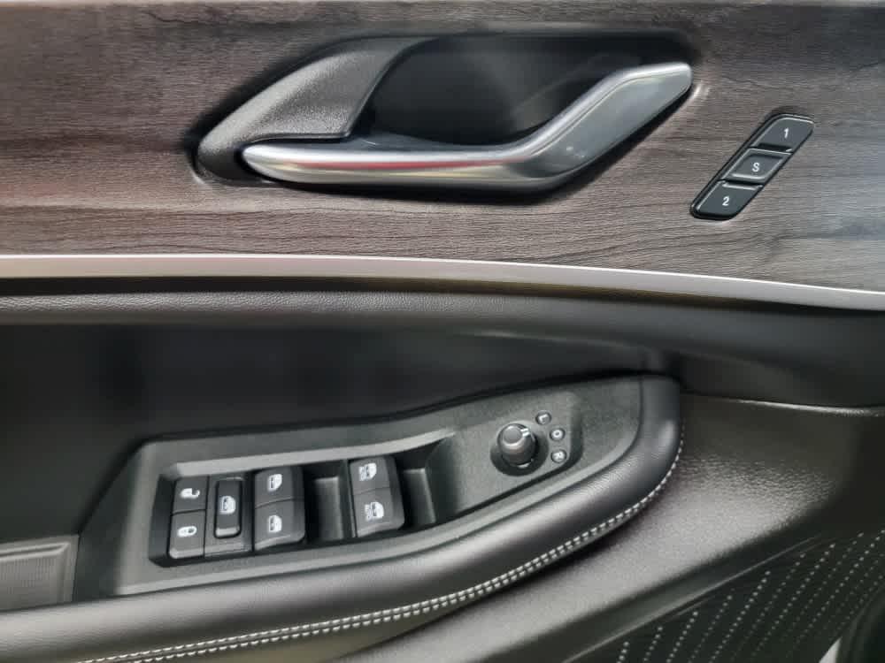 new 2025 Jeep Grand Cherokee car, priced at $47,895