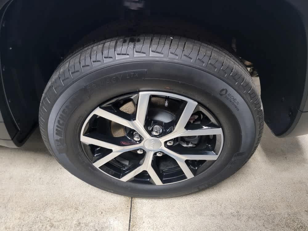 new 2025 Jeep Grand Cherokee car, priced at $47,895