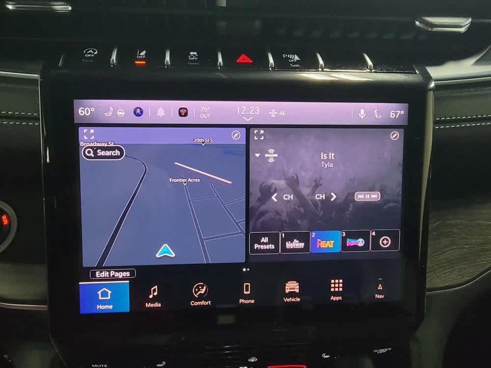 new 2025 Jeep Grand Cherokee car, priced at $47,895