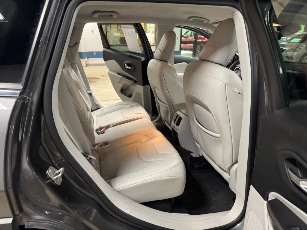 used 2021 Jeep Cherokee car, priced at $23,995