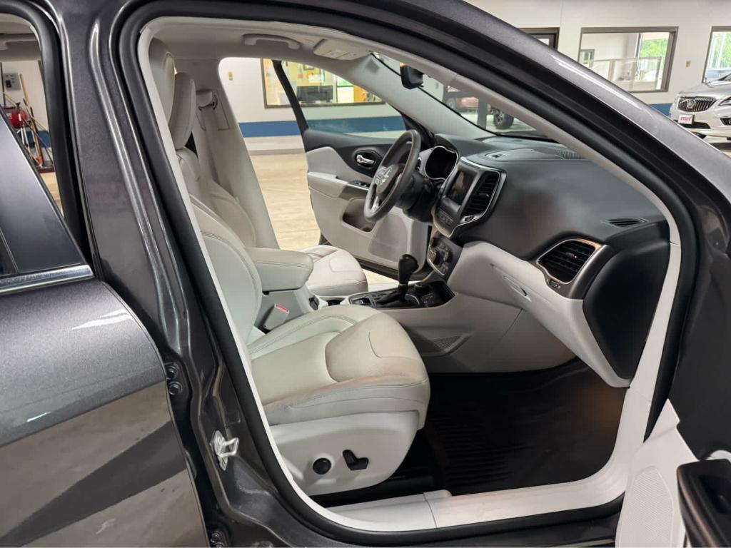 used 2021 Jeep Cherokee car, priced at $23,995