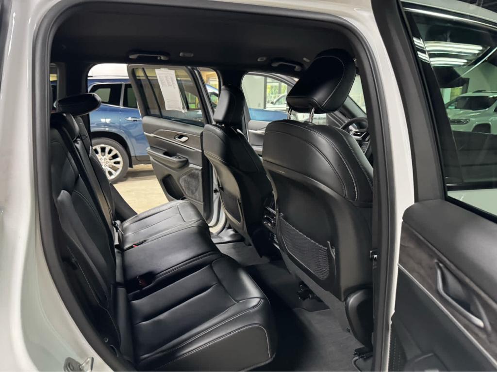 used 2024 Jeep Grand Cherokee car, priced at $37,995