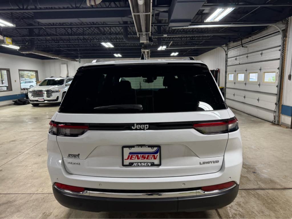 used 2024 Jeep Grand Cherokee car, priced at $37,995