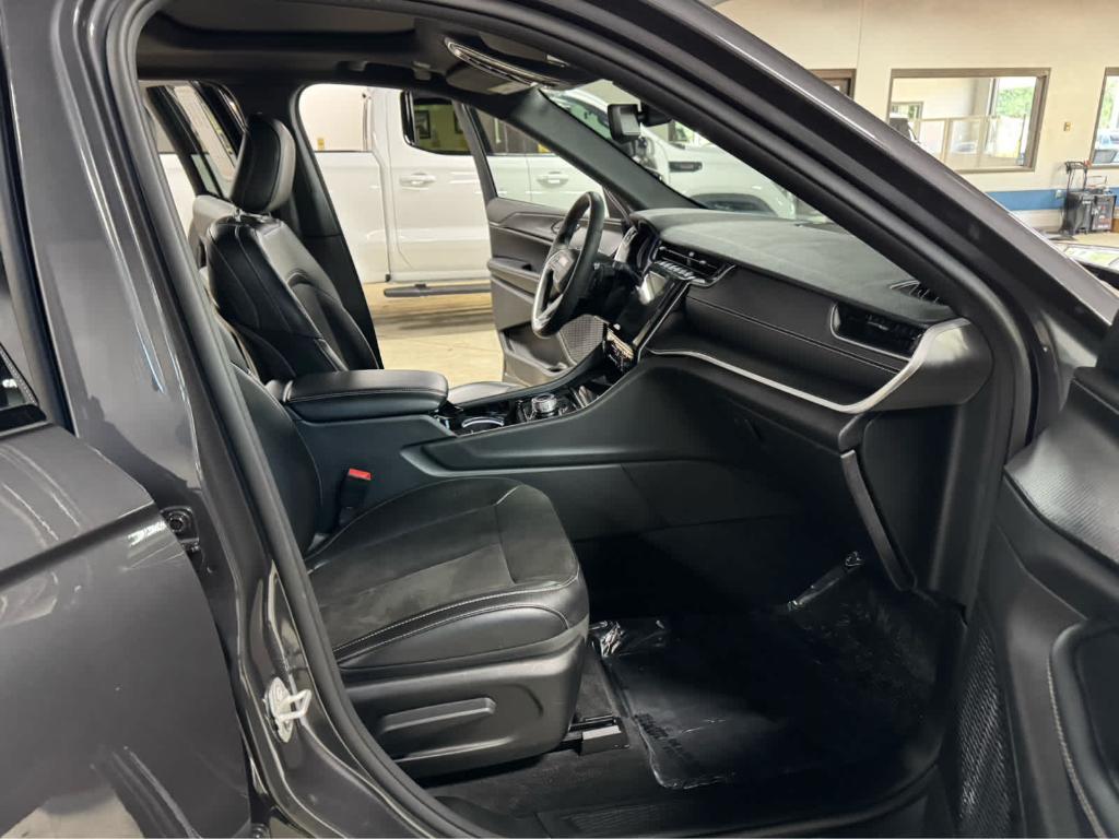 used 2023 Jeep Grand Cherokee car, priced at $34,795