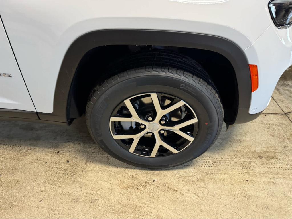 new 2025 Jeep Grand Cherokee car, priced at $53,335