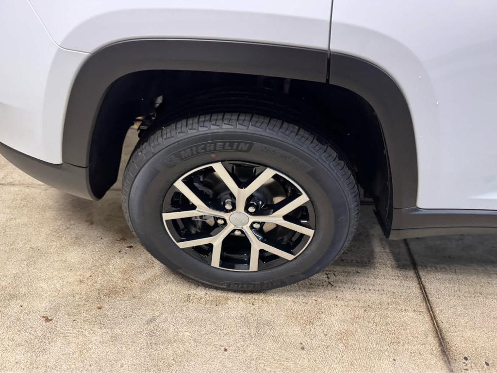 new 2025 Jeep Grand Cherokee car, priced at $53,335