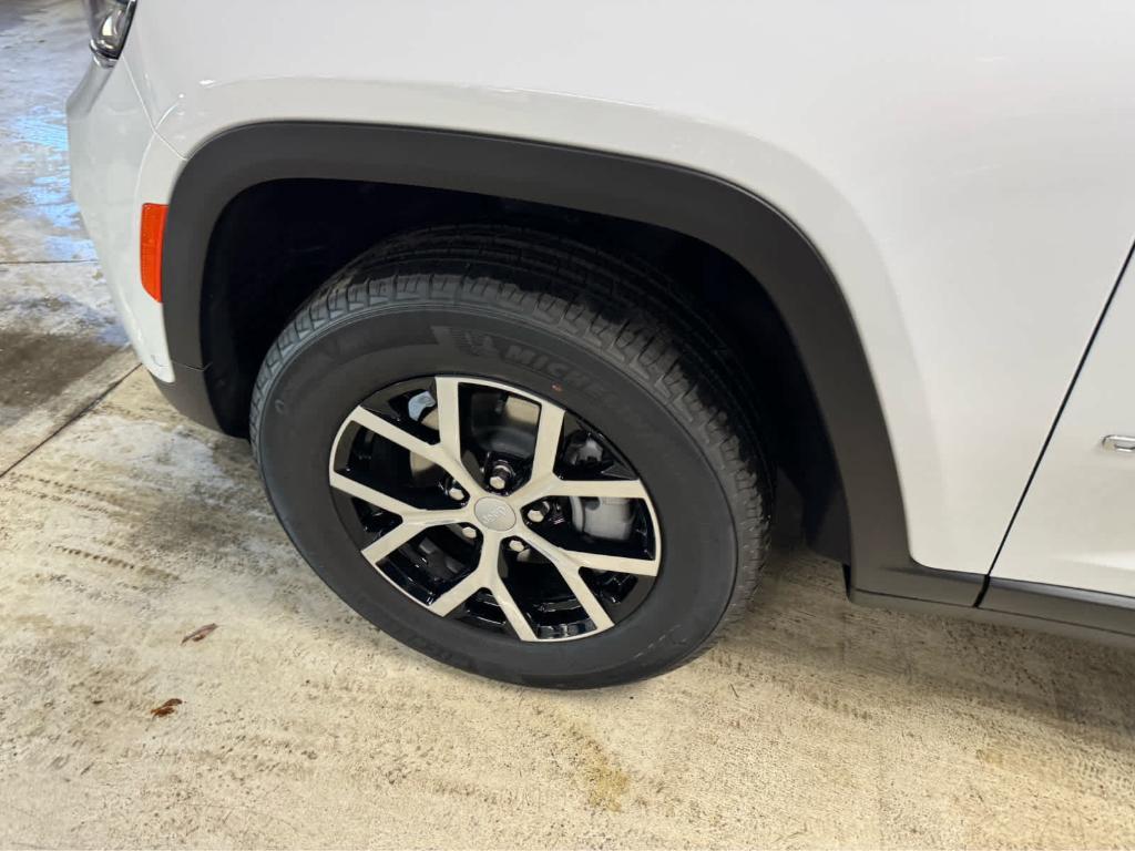 new 2025 Jeep Grand Cherokee car, priced at $53,335