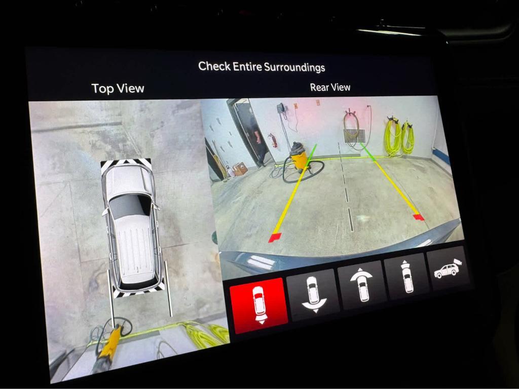 used 2023 Jeep Grand Cherokee car, priced at $34,995