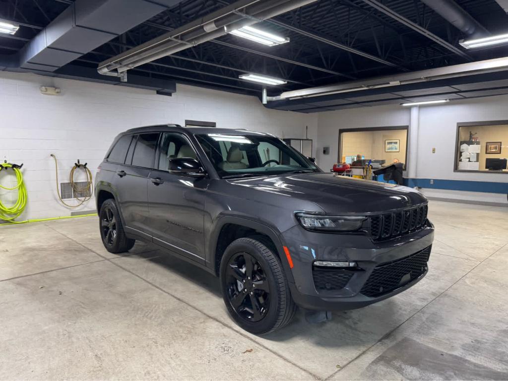 used 2023 Jeep Grand Cherokee car, priced at $34,995