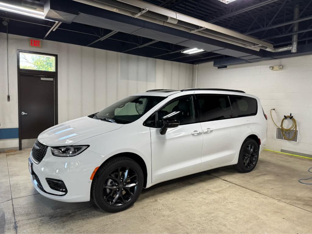 new 2026 Chrysler Pacifica car, priced at $55,147