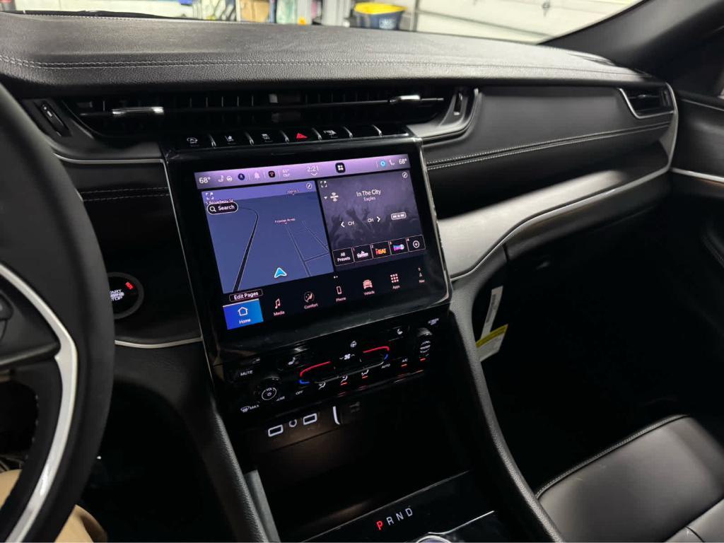 new 2025 Jeep Grand Cherokee car, priced at $47,495