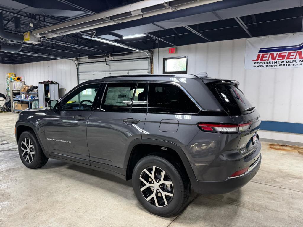 new 2025 Jeep Grand Cherokee car, priced at $47,495