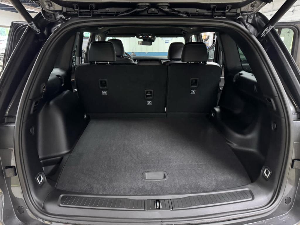 new 2025 Jeep Grand Cherokee car, priced at $47,495