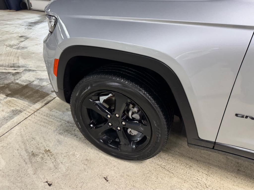 used 2024 Jeep Grand Cherokee car, priced at $38,995