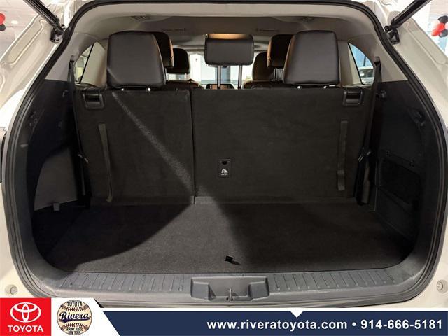 used 2021 Toyota Highlander car, priced at $30,995