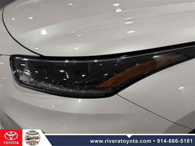 used 2021 Toyota Highlander car, priced at $30,995