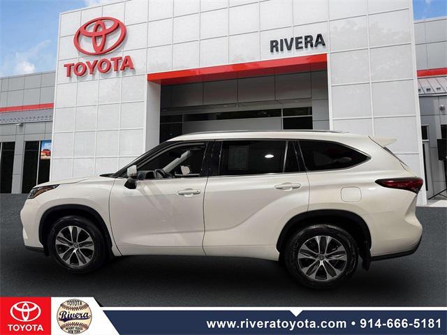 used 2021 Toyota Highlander car, priced at $30,995