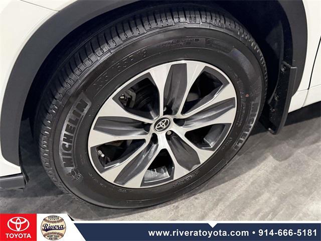 used 2021 Toyota Highlander car, priced at $30,995