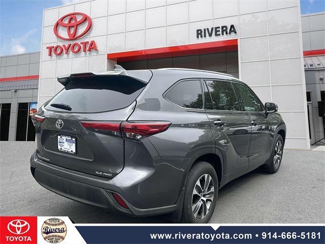 used 2021 Toyota Highlander car, priced at $33,395