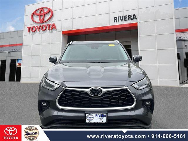used 2021 Toyota Highlander car, priced at $33,395